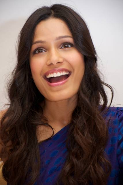 600full-freida-pinto (63).jpg