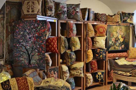 prague-tapestry-shop.jpg