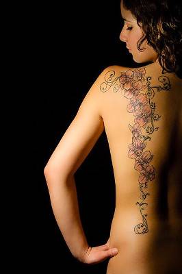 Beautiful-Woman-with-Full-Length-Back-Tattoo.jpg