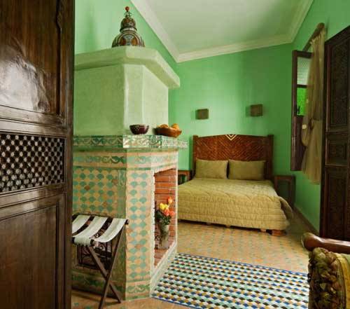 Traditional-Moroccan-Bedroom-Decorating-Ideas.jpg