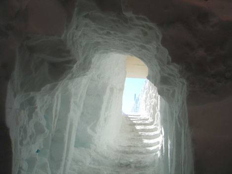 snow tunnel.jpg