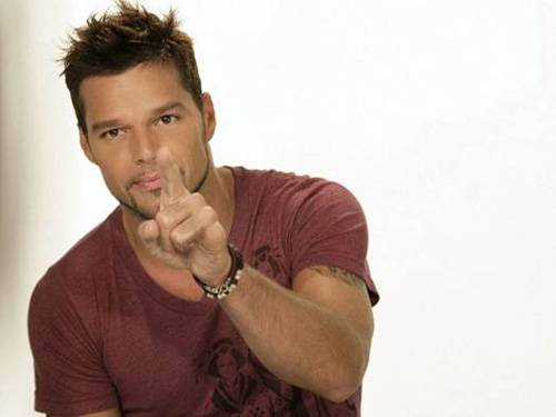 82e04_RickyMartin.jpg