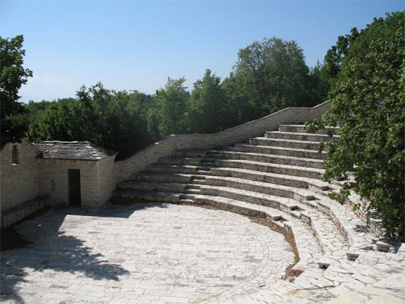 cedaramphitheater.jpg