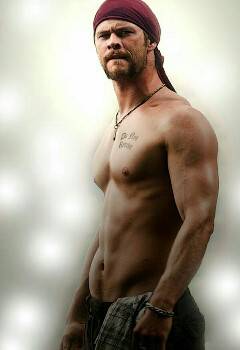 chris_hemsworth_1_by_amandabomination-d3fxgtq-240x350.jpg