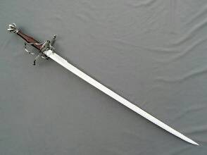 41b939a7021c90af1f56049eebdbc692--medieval-weapons-fantasy-weapons-294x220.jpg