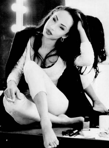 Sade+dressing+table.jpg